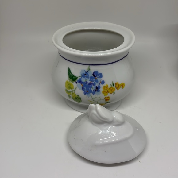 Fine Porcelain Floral Cream and Sugar Set - Picture 3 of 6